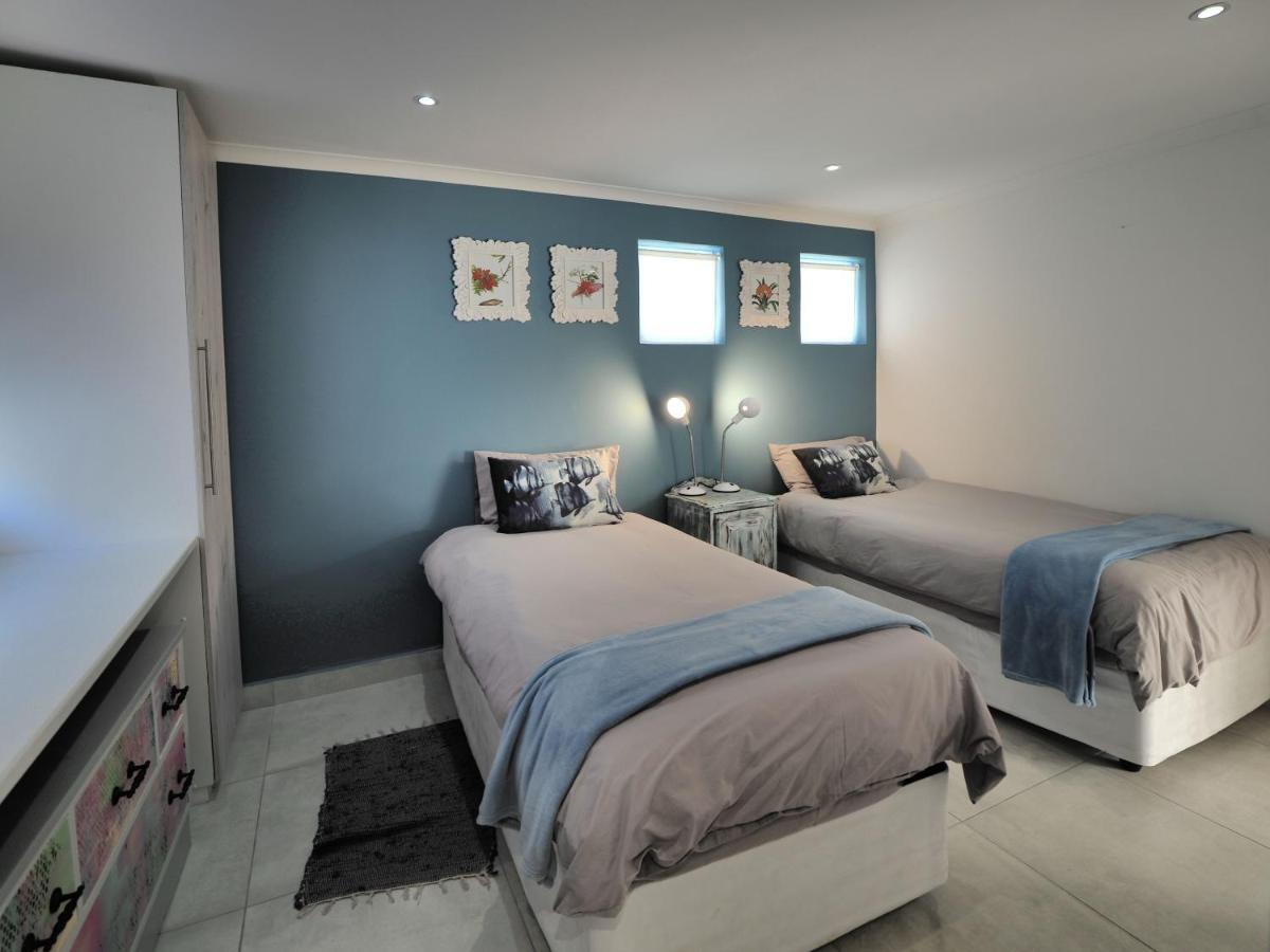 Waterland Lodge Hout Bay Exterior photo